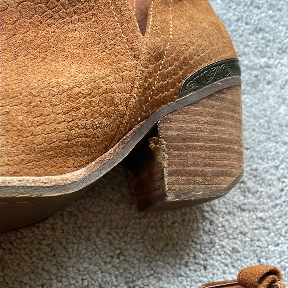Jeffrey Campbell Brown Textured Women's Ankle Boots - Picture 5 of 11